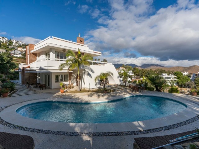 5 Bedrooms Villa in La Mairena