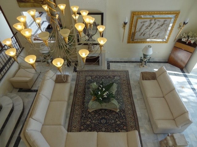 5 Soveroms Villa i Estepona