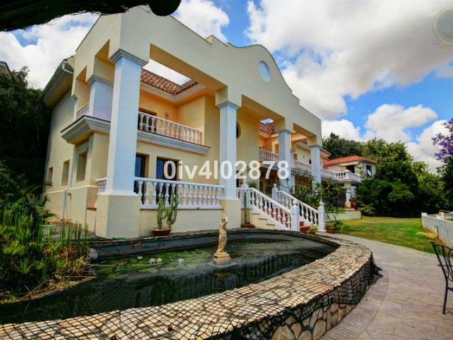 10 Soveroms Villa i Benalmadena Pueblo