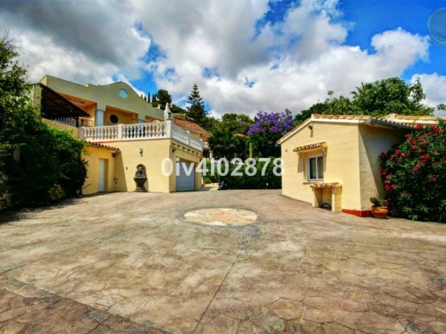 10 Soveroms Villa i Benalmadena Pueblo