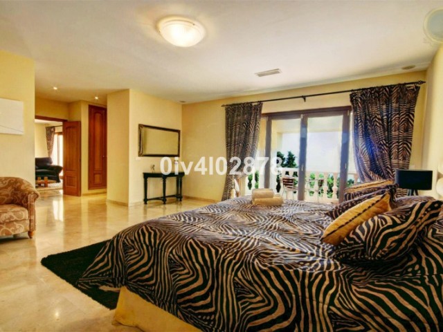 10 Soveroms Villa i Benalmadena Pueblo