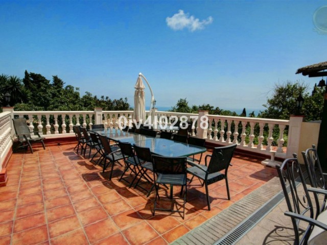 10 Soveroms Villa i Benalmadena Pueblo
