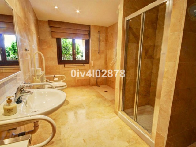 10 Soveroms Villa i Benalmadena Pueblo