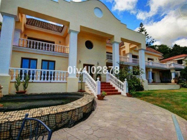 10 Soveroms Villa i Benalmadena Pueblo