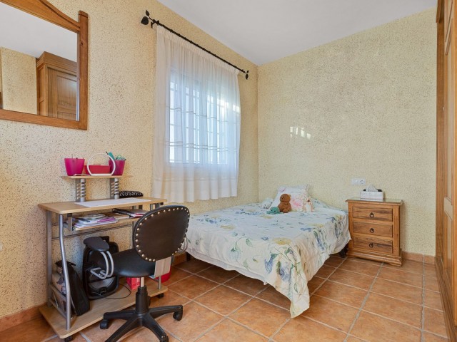 4 Bedrooms Townhouse in Estepona