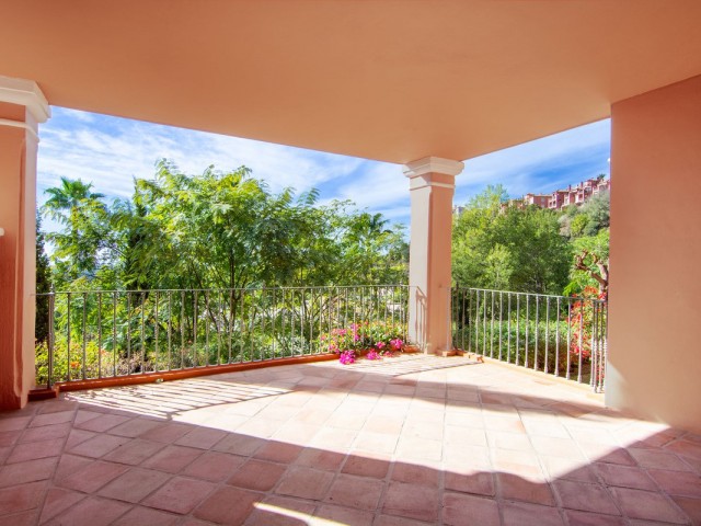 Apartment, Monte Halcones, R4437433