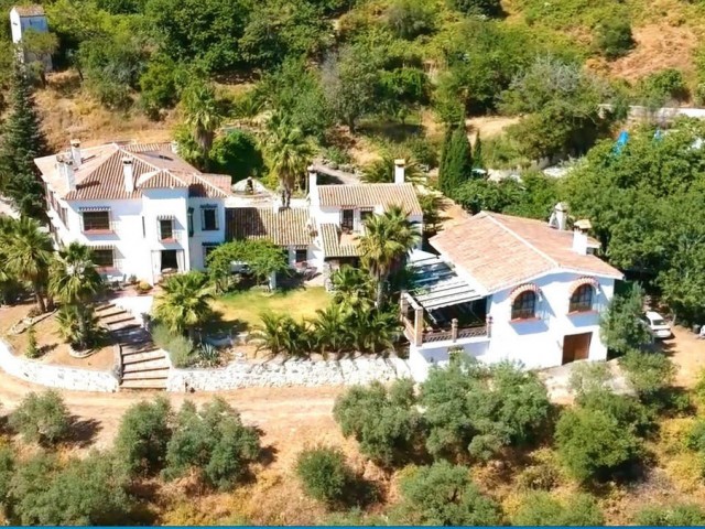 8 Schlafzimmer Villa in Ojén