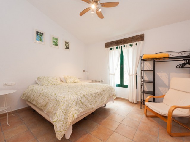 Villa con 9 Dormitorios  en Málaga