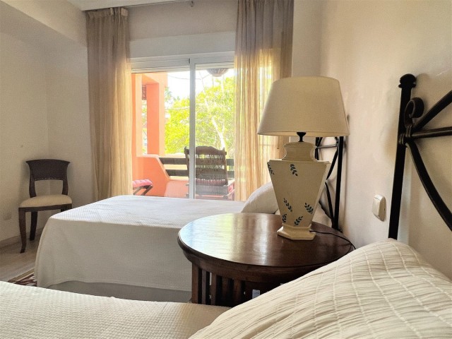 Apartamento con 3 Dormitorios  en Guadalmina Baja