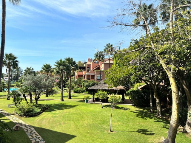 3 Bedrooms Apartment in Guadalmina Baja