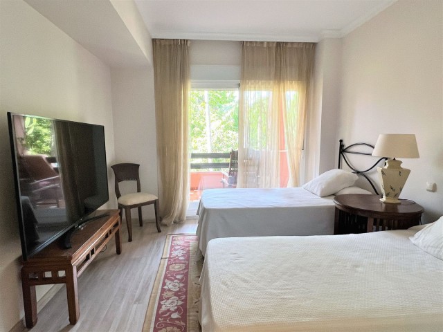 3 Bedrooms Apartment in Guadalmina Baja