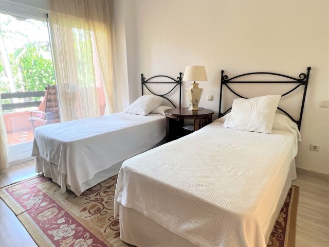 3 Bedrooms Apartment in Guadalmina Baja