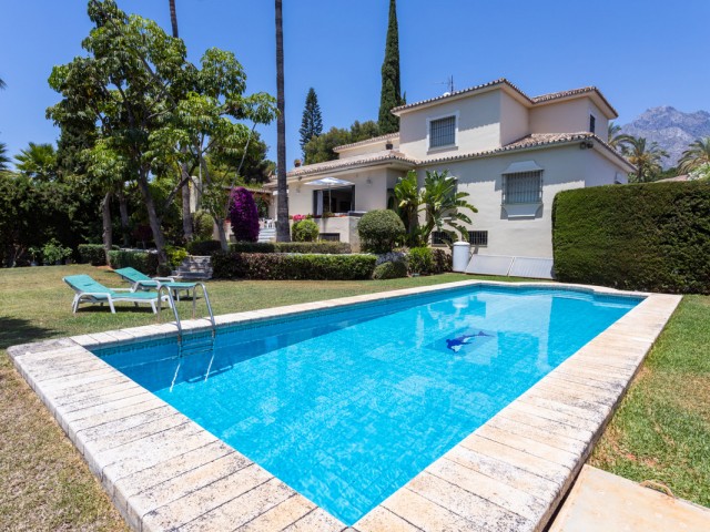7 Soveroms Villa i Marbella