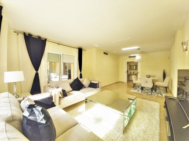 Apartment, Calahonda, R3586177
