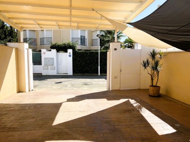 Villa avec 4 Chambres  à Riviera del Sol