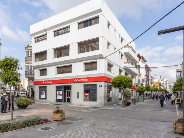 Comercial con 0 Dormitorios  en San Pedro de Alcántara