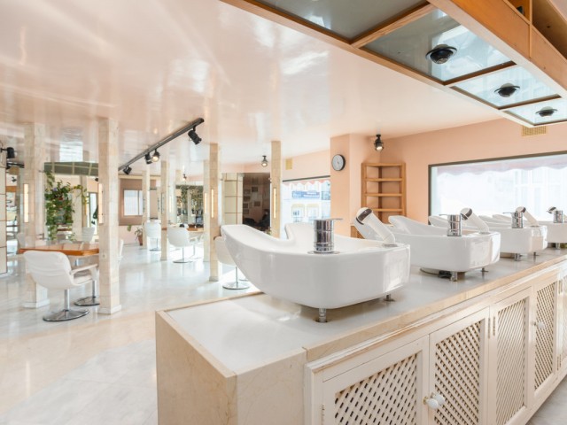 Comercial con 0 Dormitorios  en San Pedro de Alcántara