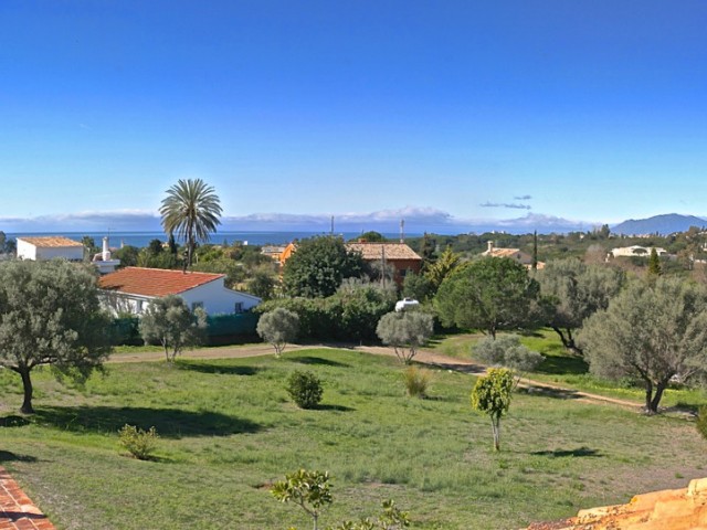 4 Bedrooms Villa in Elviria