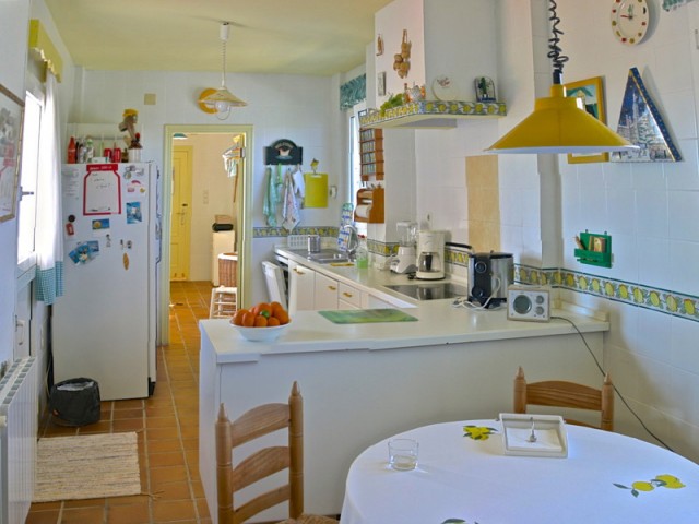 4 Bedrooms Villa in Elviria