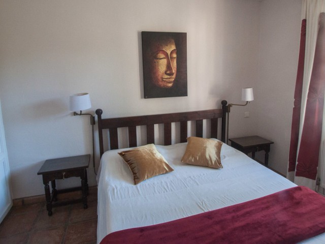 Villa con 9 Dormitorios  en Estepona
