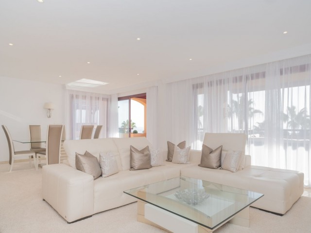 Appartement avec 4 Chambres  à Bahía de Marbella