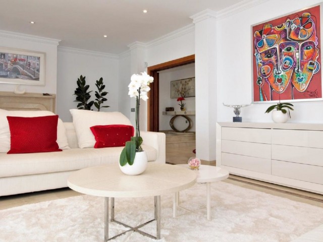 10 Schlafzimmer Villa in El Paraiso