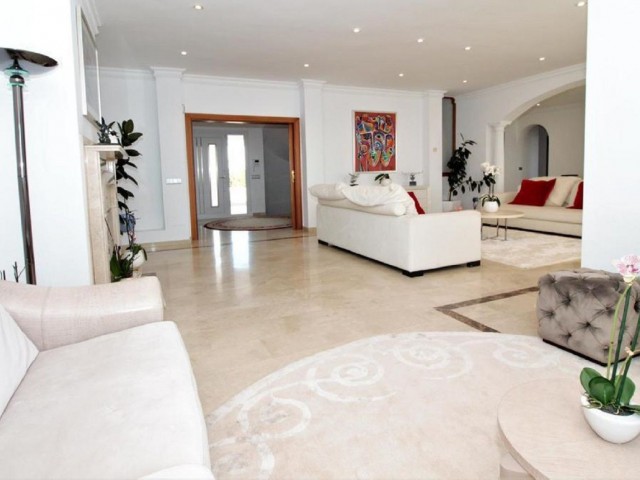 10 Schlafzimmer Villa in El Paraiso