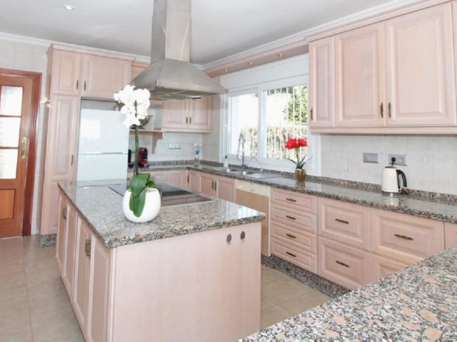 10 Schlafzimmer Villa in El Paraiso