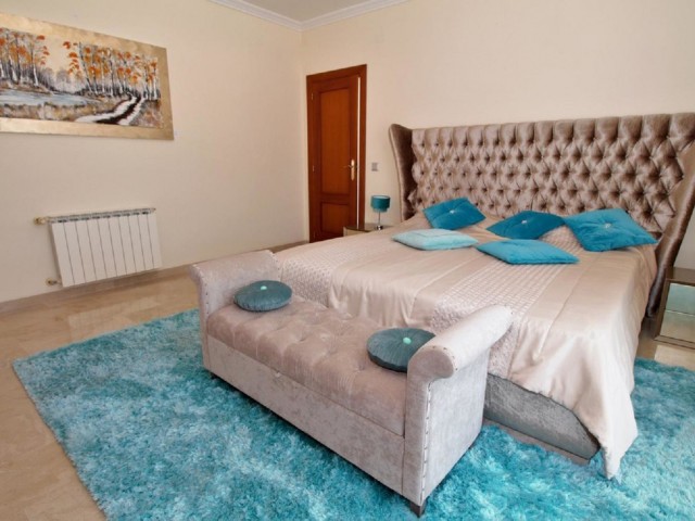 10 Schlafzimmer Villa in El Paraiso