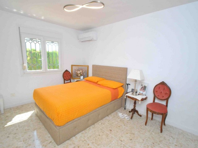 Villa con 5 Dormitorios  en Sierrezuela