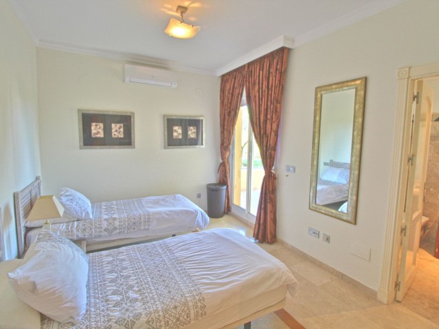 3 Bedrooms Apartment in San Roque Club