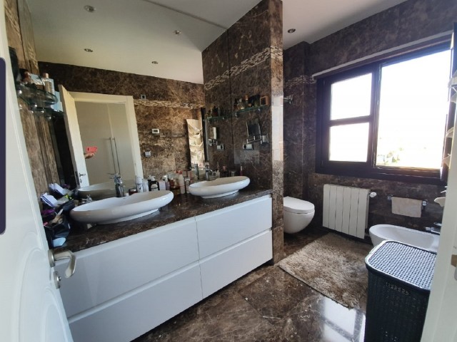 4 Bedrooms Townhouse in San Pedro de Alcántara