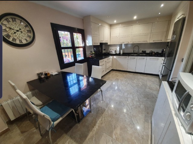 4 Makuuhuoneen Rivitalo San Pedro de Alcántara