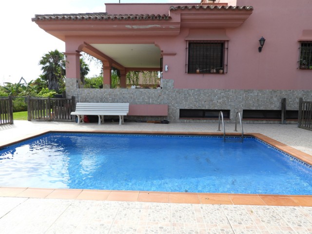 Villa, Casares Playa, R3652946