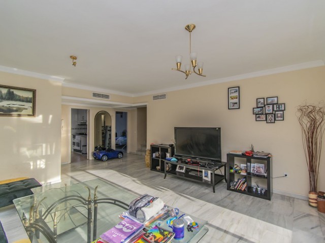 Penthouse, The Golden Mile, R4454320
