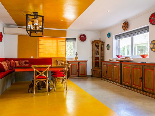 8 Bedrooms Villa in Benalmadena