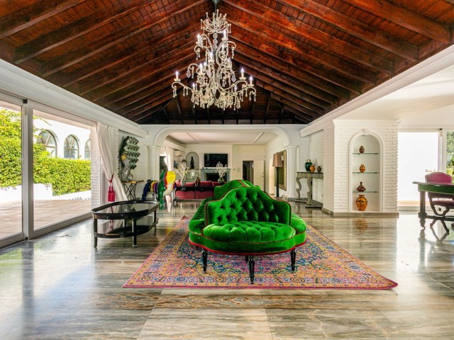 8 Bedrooms Villa in Benalmadena