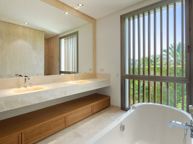 Villa avec 5 Chambres  à Casares