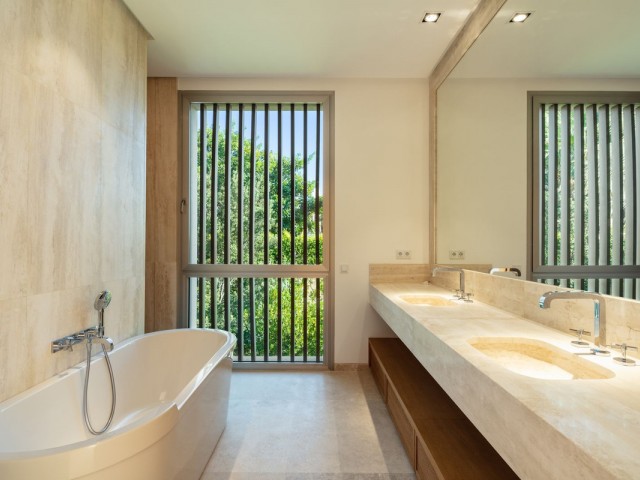 Villa avec 5 Chambres  à Casares