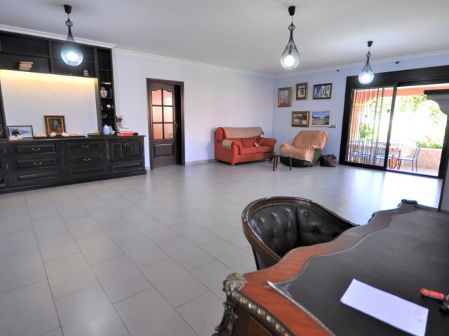 4 Schlafzimmer Villa in Casares Playa
