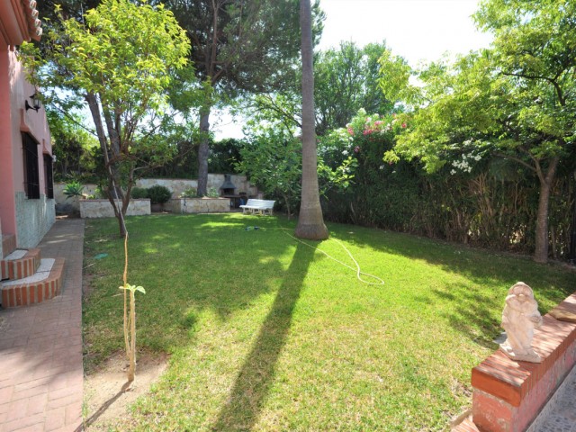 4 Schlafzimmer Villa in Casares Playa