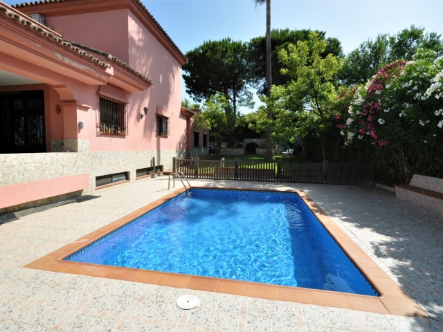 4 Schlafzimmer Villa in Casares Playa