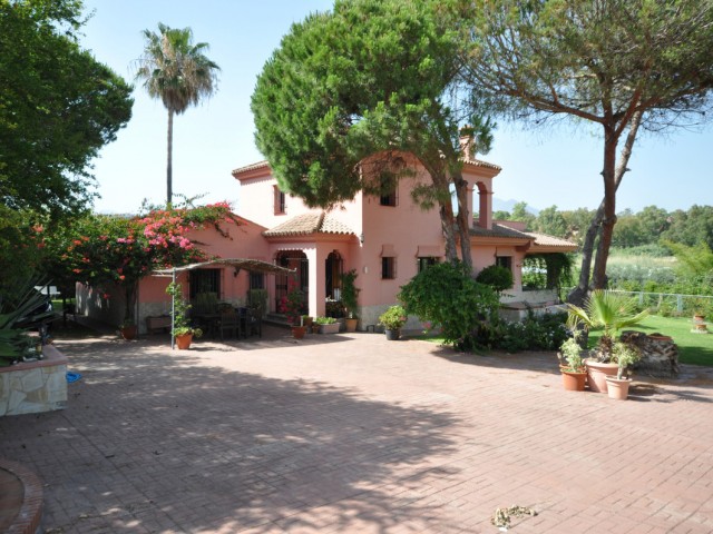 4 Schlafzimmer Villa in Casares Playa