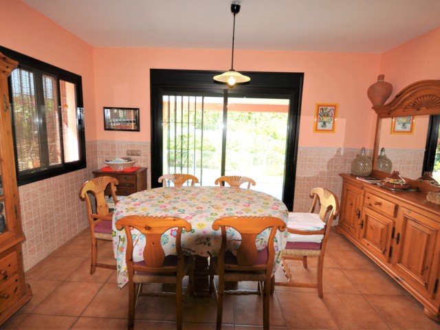 4 Schlafzimmer Villa in Casares Playa