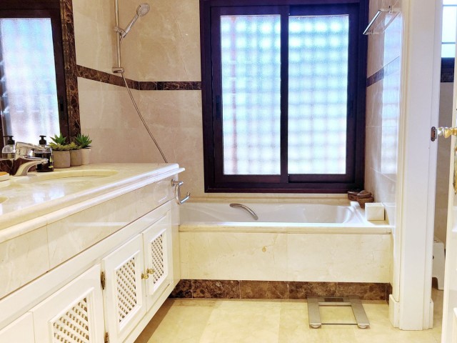 Appartement, Nueva Andalucia, R4502374