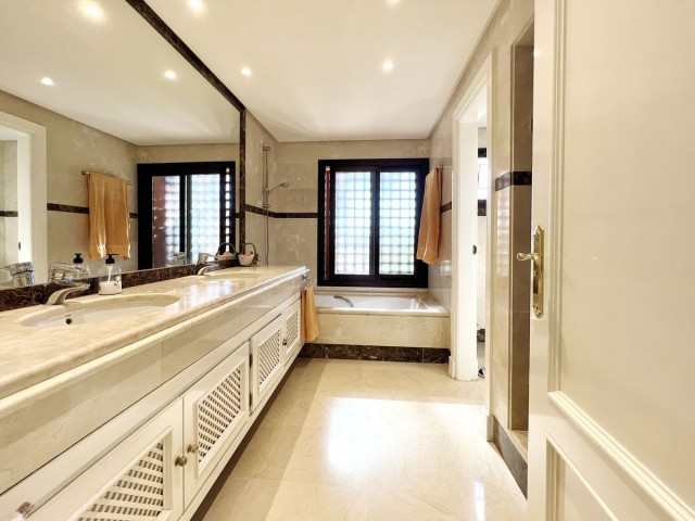 Appartement, Nueva Andalucia, R4502374