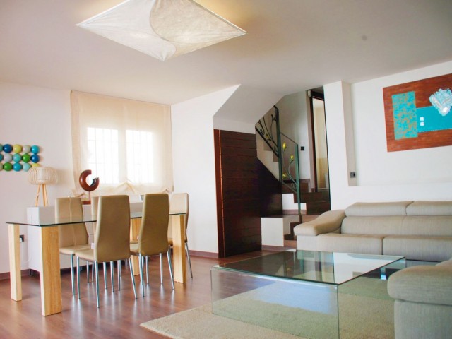 3 Bedrooms Townhouse in Casares