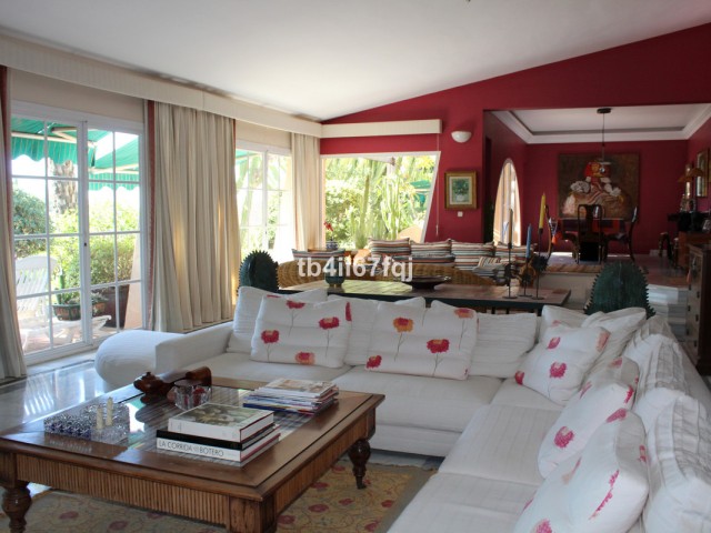 7 Bedrooms Villa in Atalaya
