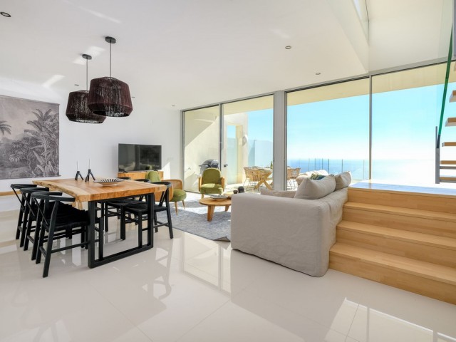 Apartamento con 3 Dormitorios  en Benalmadena Pueblo