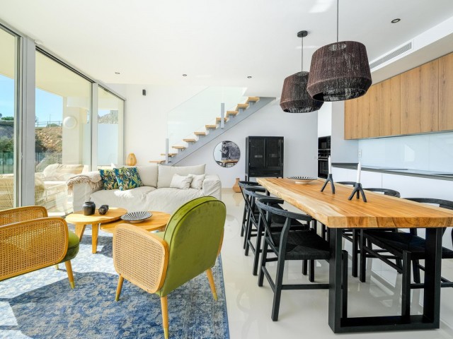 Apartamento con 3 Dormitorios  en Benalmadena Pueblo